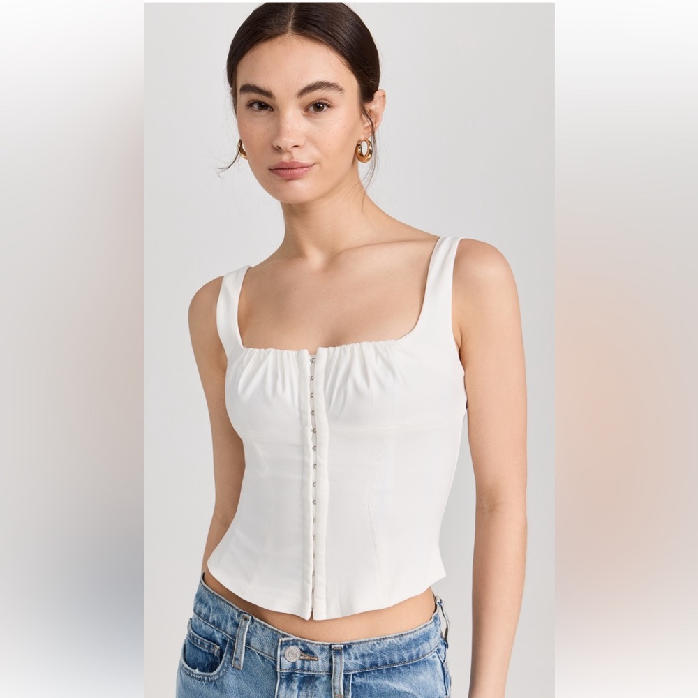 ASTR the Label White Sleeveless Top - XS